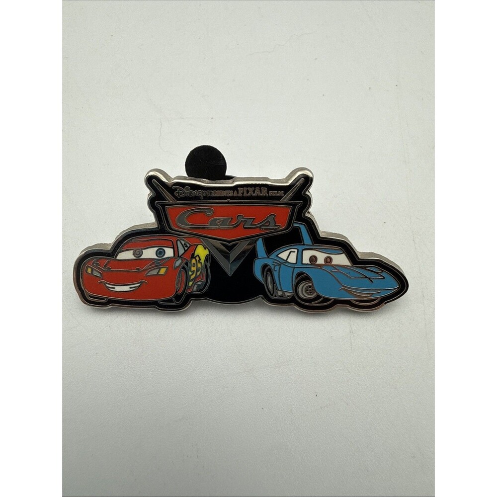 WALT DISNEY WORLD PIN PIXAR CARS LIGHTNING MCQUEEN Plymouth Superbird DINOCO